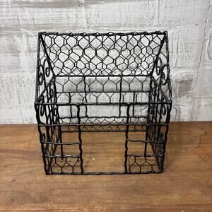 Decorative Metal Wire House / Organizer